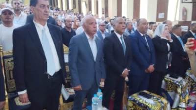 في يوم تكريم ٦٦ من حاملي راية الكد والاجتهاد عمال مصر يجددون العهد للرئيس السيسي