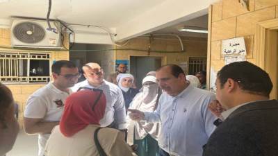 نائب وزير الصحة يتفقد المنشآت الصحية بمطروح ويوجه بتعزيز الخدمات