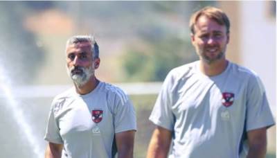 ريبيرو يجتمع مع الطاقم المعاون للفريق الأول لكرة القدم بالأهلي