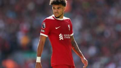 لويس دياز يضغط على ليفربول.. وبايرن يراقب