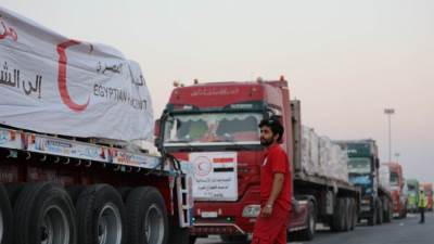 قافلة «زاد العزة» تنطلق في يومها الثاني حاملة نحو 1500 طن مساعدات غذائية وإغاثية إلى غزة