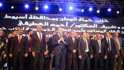 جولاته مكوكية في محافظات الصعيد للدعاية لمرشحي "حماة الوطن" في انتخابات الشيوخ