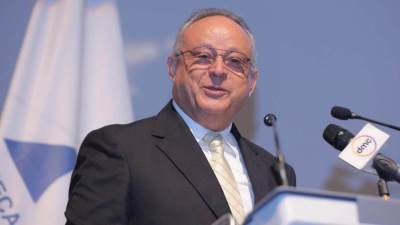 د. أحمد زايد الفائز بجائزة النيل للعلوم الاجتماعية: الجائزة تمثل تكريمًا من الوطن ليس بعده تكريم