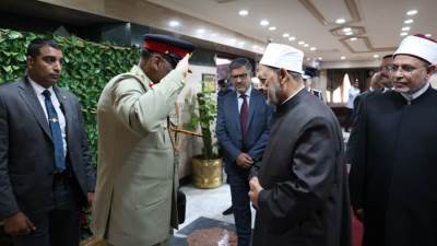 شيخ الأزهر يستقبل رئيس الأركان الباكستاني ويؤكِّد: لا استقرار في العالم دون حل لقضية فلسطين