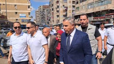 محافظ الإسكندرية يدلي بصوته في انتخابات مجلس الشيوخ