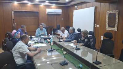 بالصور..وكيل " تعليم الغربية" يتابع انتخابات الشيوخ من غرفة عمليات المديرية