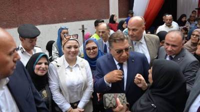 محافظ الدقهلية: جميع اللجان الانتخابية تعمل بكفاءة عالية.. وتوافد كثيف للمواطنين للمشاركة بالانتخابات