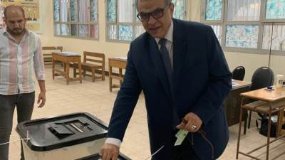 "سعفان" يدلى بصوته فى انتخابات مجلس الشيوخ