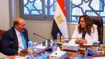 «التنمية المحلية» تبحث مع وفد جائزة مصر للتميز الحكومي خطوات تفعيل مشاركة المحافظات