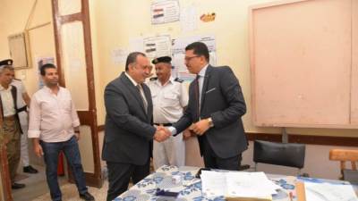 لليوم الثاني.. محافظ أسيوط يواصل جولاته الميدانية على اللجان الانتخابية