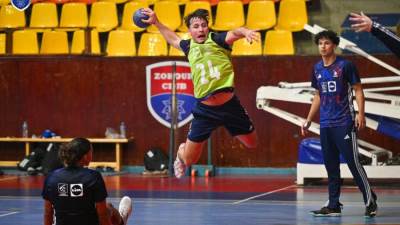 نادي الزهور يستضيف تدريبات عدد من منتخبات بطولة العالم لناشئي كرة اليد