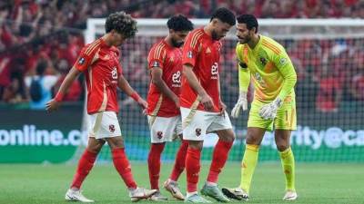 عاجل| بالتفاصيل.. أزمة "الكلام المتناقض" بقصة الشناوي مع الأهلي!