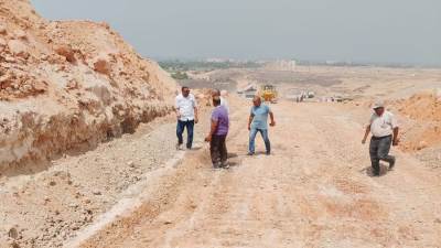 محافظ أسيوط يعلن تنفيذ المحور التنموي الجديد بين أسيوط والبحر الأحمر 