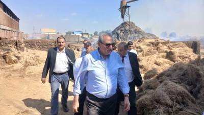 بالصور.. محافظ الغربية ومدير الأمن يتابعان جهود السيطرة على حريق كتان "شبراملس" بزفتى