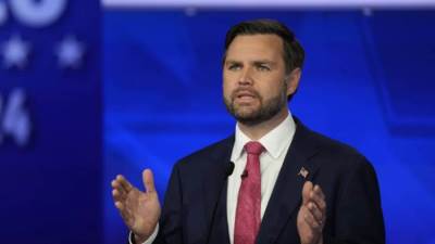 نائب ترامب: يمكن الاتفاق على أساسيات التسوية بأوكرانيا قبل لقاء بوتين وزيلينسكي