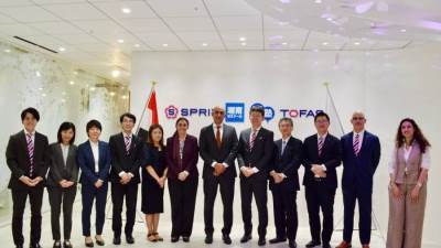  وزير التربية والتعليم يشارك في ورشه عمل مع إحدى الشركات اليابانية