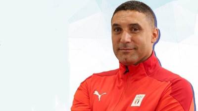 هشام سليمان يفوز بجائزة أفضل مدرب ببطولة العالم للخماسي الحديث تحت 19 عامًا