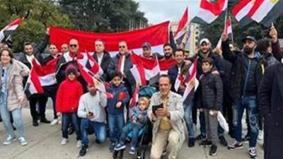 الجالية المصرية في فرنسا يرفعون شعار "لا لتصفية القضية الفلسطينية.. لا للمساس بالأمن القومي المصري"