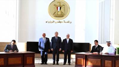 رئيس الوزراء يشهد توقيع عقد مشروع مجمع صناعي لإنتاج الخلايا والألواح الشمسية بـ"اقتصادية قناة السويس"