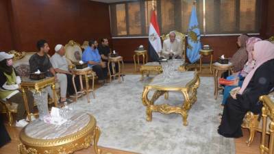 بالصور.. محافظ الغربية يسلم عقود 120 وحدة سكنية جديدة لأهالي أبوشاهين