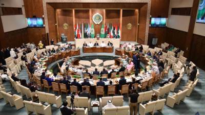 البرلمان العربي يدين تصريحات نتنياهو بشأن تهجير الشعب الفلسطيني من غزة 