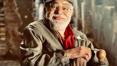 مهرجان بورسعيد يكرم مهندس الديكور عباس صابر