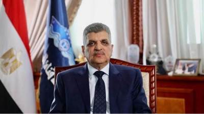 رئيس "قناة السويس" يتفقد مواقع للهيئة ببورسعيد