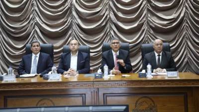 محافظ الجيزة يبحث مع مستثمري المناطق الصناعية مبادرات وحلولًا بنكية لدعم وتمويل المصانع