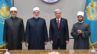 رئيس جمهورية كازاخستان يستقبل وزير الأوقاف ووكيل الأزهر ومفتي الجمهورية