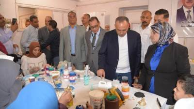 محافظ أسيوط يدشن مبادرة "كنوز يدوية" لدعم المشروعات الصغيرة 