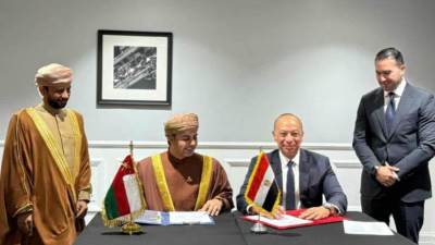 مصر وسلطنة عُمان توقعان مذكرة تفاهم لتعزيز التعاون في مجال الطيران المدني