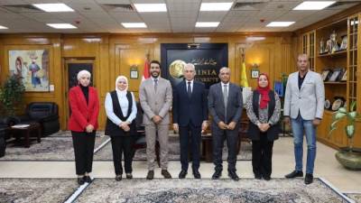 رئيس جامعة المنيا يستقبل وفد لجان التقييم الخارجي لجائزة مصر للتميز الحكومي