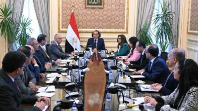 رئيس الوزراء يُتابع الخطة التنفيذية لمنظومة تطهير المجاري المائية