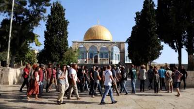 مستعمرون يقتحمون الأقصى .. والاحتلال الإسرائيلي يفرض إجراءات مشددة في القدس