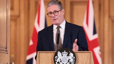 رئيس الوزراء البريطاني يتعهد بتعزيز الأمن بعد هجوم استهدف رواد كنيسة يهودية بمدينة مانشستر