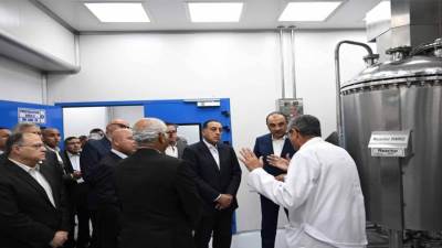 رئيس الوزراء يفتتح مصنعي "إنتاج الخامات الدوائية" و"المطهرات"
