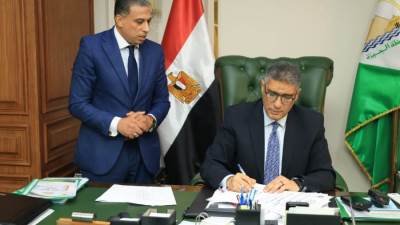 محافظ الجيزة يعتمد حركة مديري ووكلاء الإدارات التعليمية