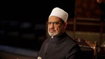 شيخ الأزهر يعزي الدكتور محمود مبروك في وفاة شقيقته