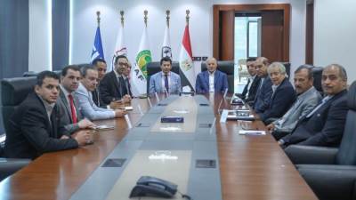 أبو ريدة يستقبل وزير الرياضة ويبحثان دعم خطط وبرامج تطوير كرة القدم 
