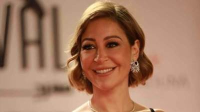 أول تعليق من منة شلبي على زواجها 