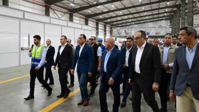 رئيس الوزراء يفتتح مصنع "أدو مينا لصناعة مواد البناء" بمنطقة السخنة الصناعية