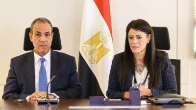 وزيرا التخطيط والخارجية يناقشان عددًا من ملفات العمل المشترك