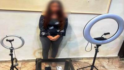 ضبط صانعة محتوى لنشرها مقاطع فيديو تتضمن قيامها بالرقص بملابس خادشة للحياء 