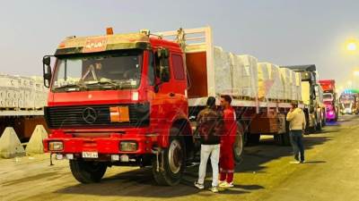 الهلال الأحمر يطلق قافلة "زاد العزة" الـ60 حاملة 9800 طن مساعدات إغاثية إلى غزة