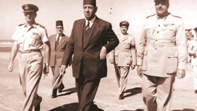 محاكمة صحفية لوزيـر الحربيـــة