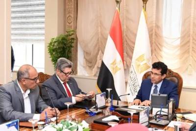 وزير الشباب والرياضة يجتمع مع شركاء الحملة القومية "شارك.. الكلمة كلمتك"