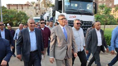 محافظ الجيزة يتفقد اصطفاف معدات شركة المياه والصرف للتعامل مع أي بلاغات طارئة