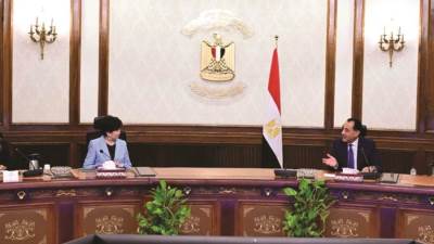 رئيس الوزراء يلتقي محافظ طوكيو والوفد المرافق لها