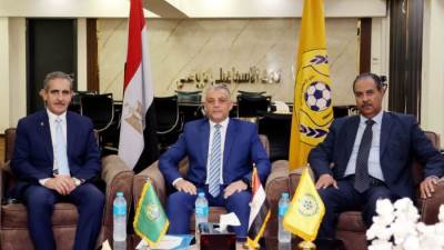 محافظ الإسماعيلية يقدم التهنئة للجنة المؤقتة المشكلة بقرار وزير الشباب والرياضة لإدارة النادي الإسماعيلي