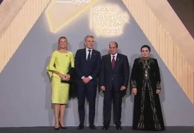 عاجل| الرئيس السيسي وقرينته يستقبلان ضيوف احتفالية المتحف المصري الكبير